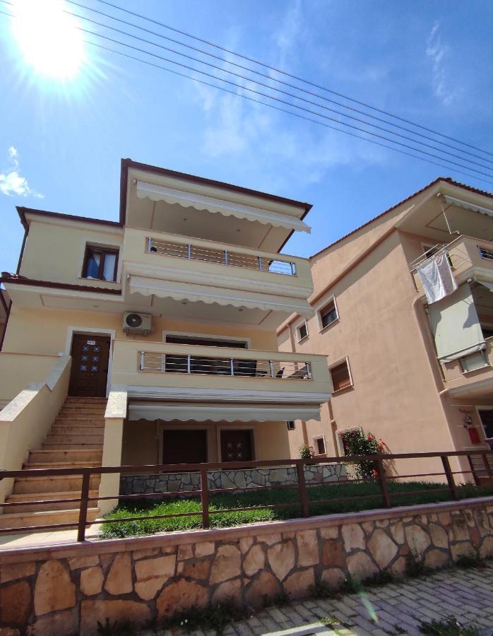 فيلا Elena House Néa Péramos المظهر الخارجي الصورة